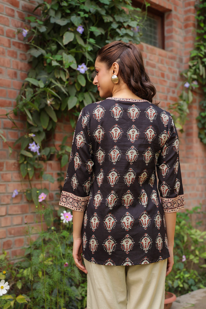 Black Cotton Printed Top