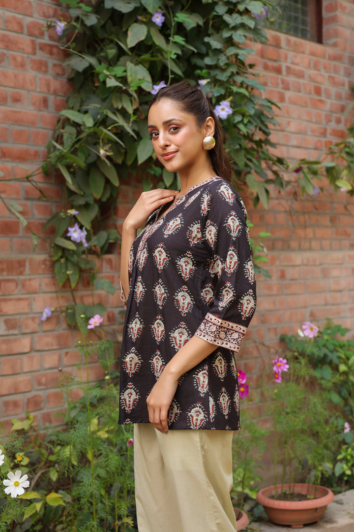 Black Cotton Printed Top