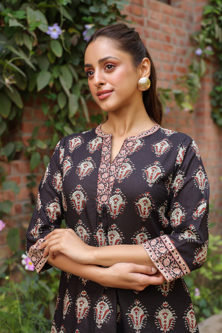 Black Cotton Printed Top