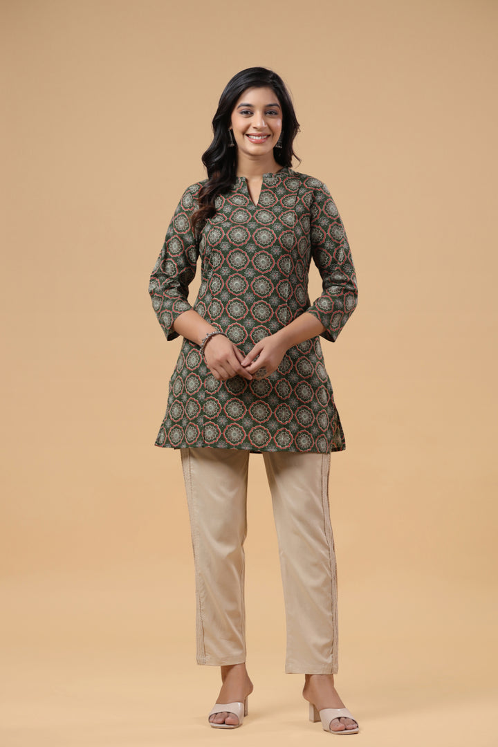 Green Cotton Printed Long Casual Top