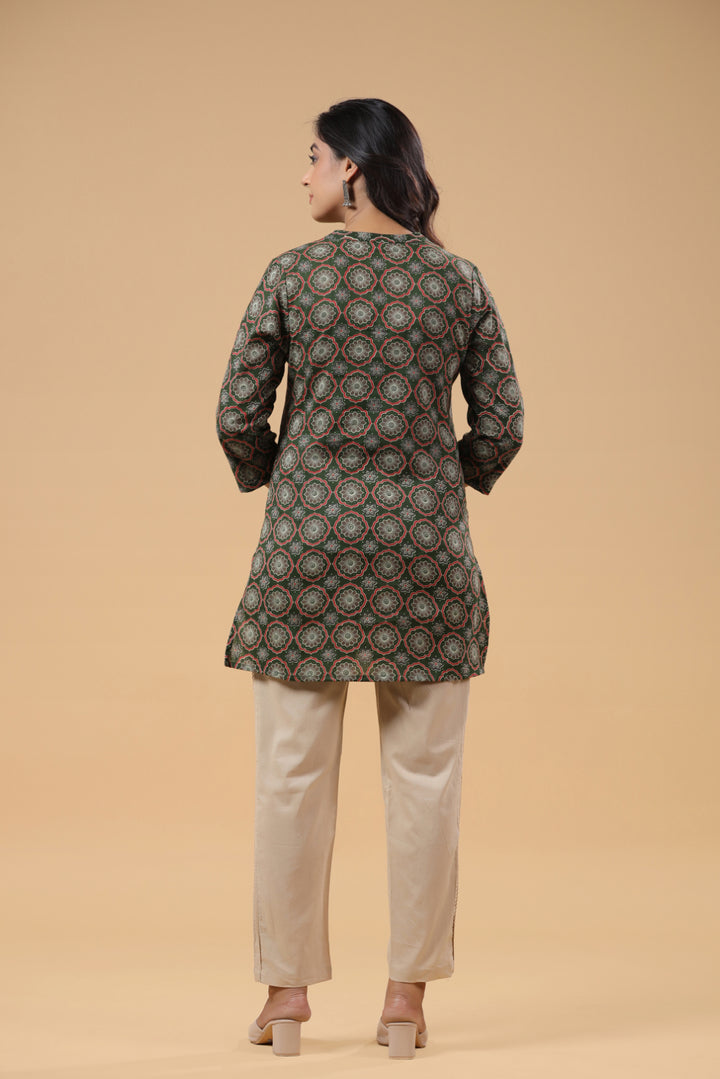 Green Cotton Printed Long Casual Top
