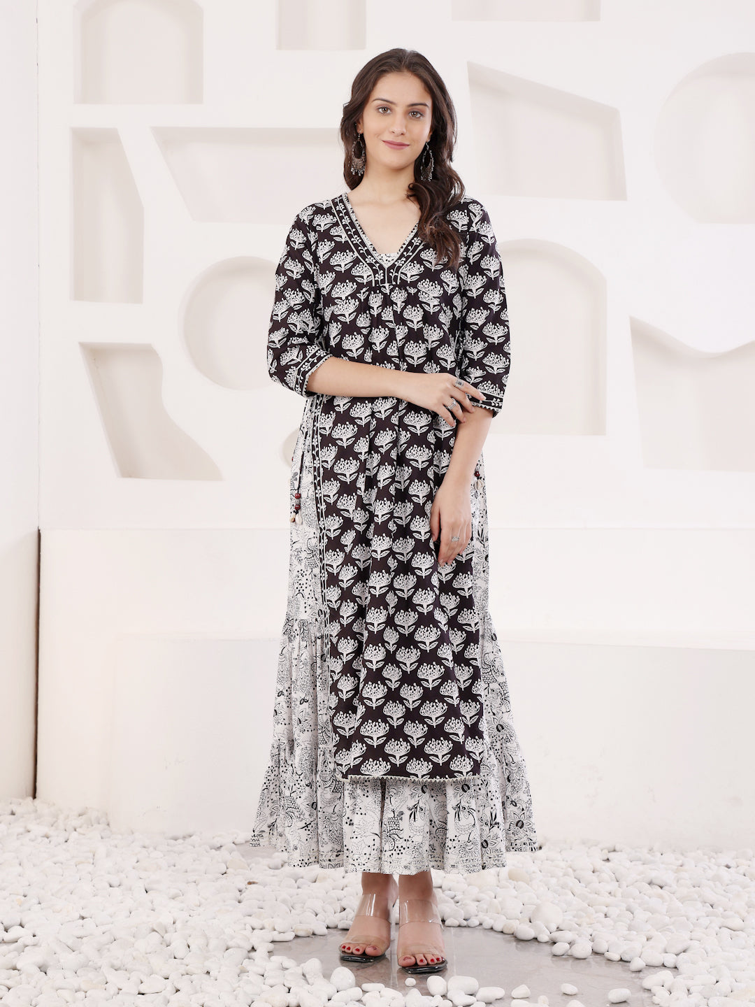 Black Block Printed Layered Kurta With Tiered Inner – Savi India