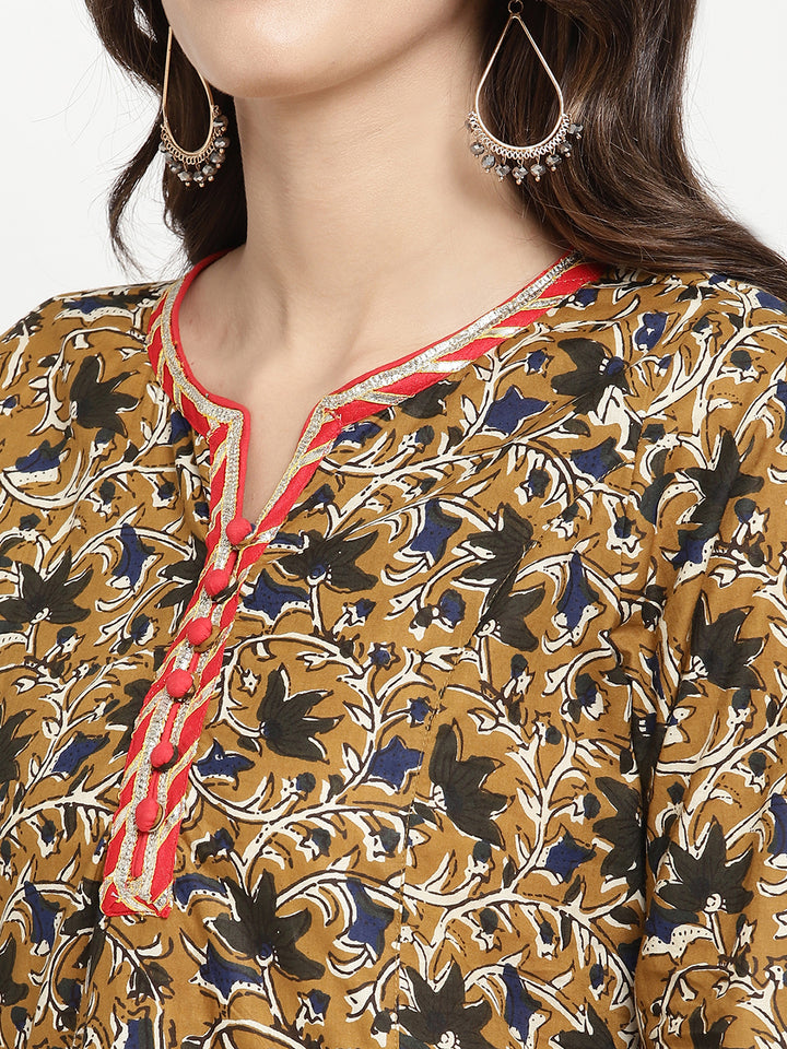 Savi model posing in Beige and Black Cotton Bagru Printed A Line Kurta