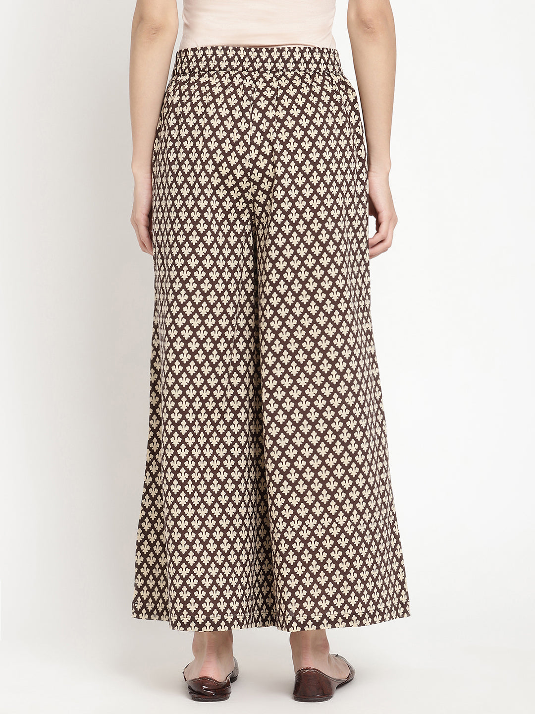 Clear shot of Savi’s Black and Beige Cotton Printed Palazzo.