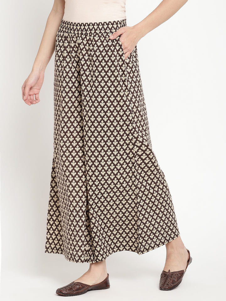 Clear shot of Savi’s Black and Beige Cotton Printed Palazzo.