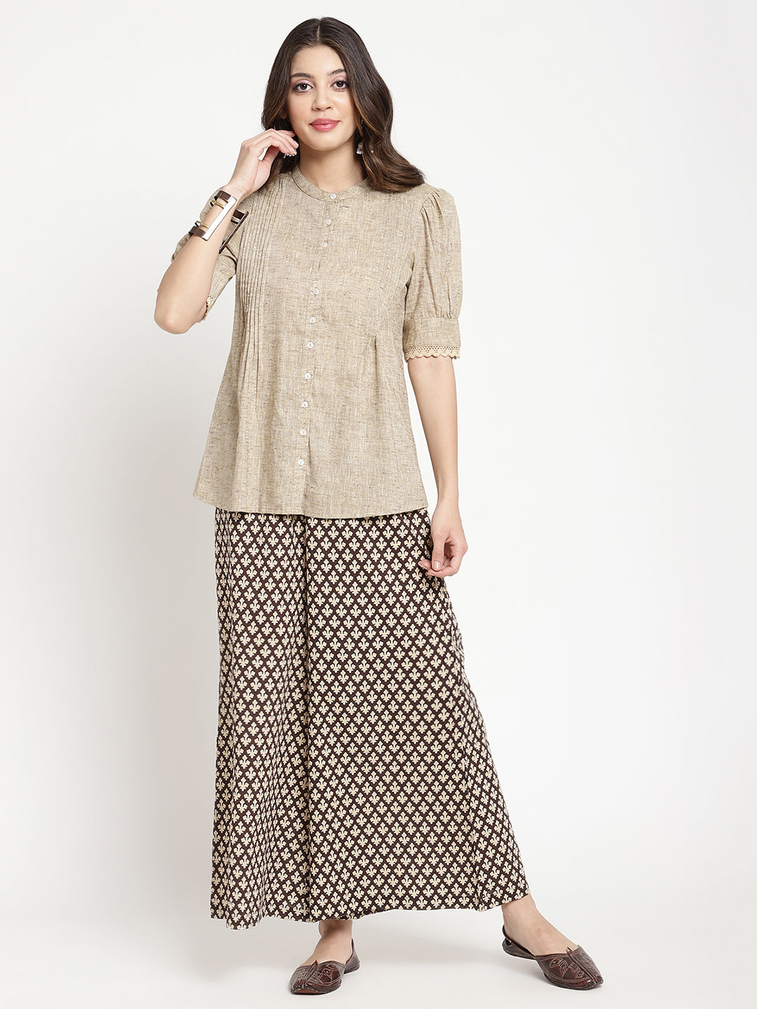 Clear shot of Savi’s Black and Beige Cotton Printed Palazzo.