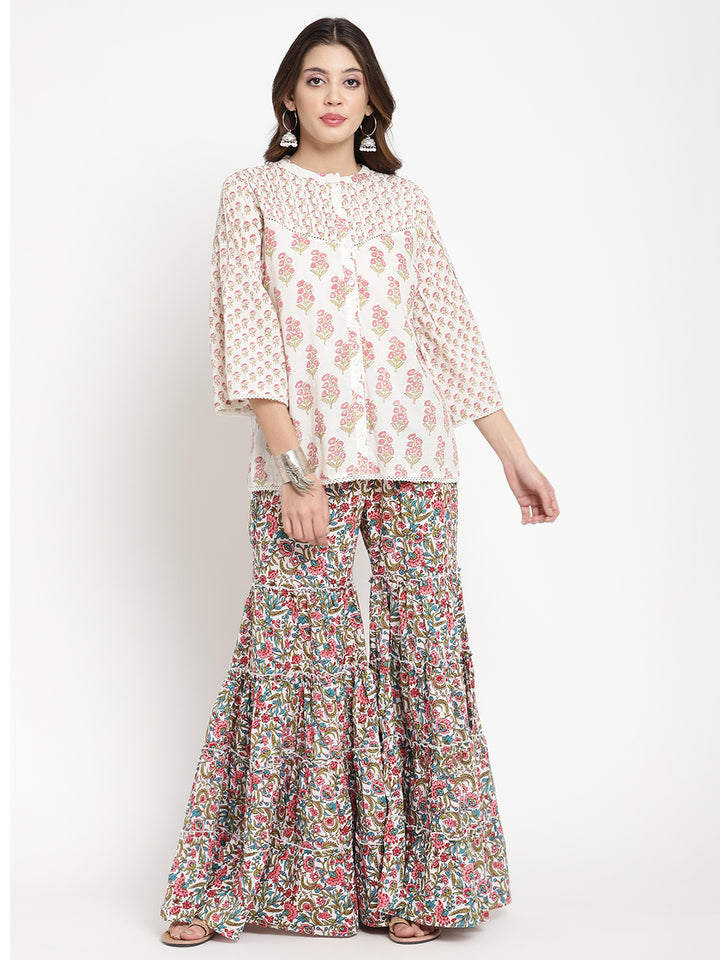 Pink and white gharaas for women.