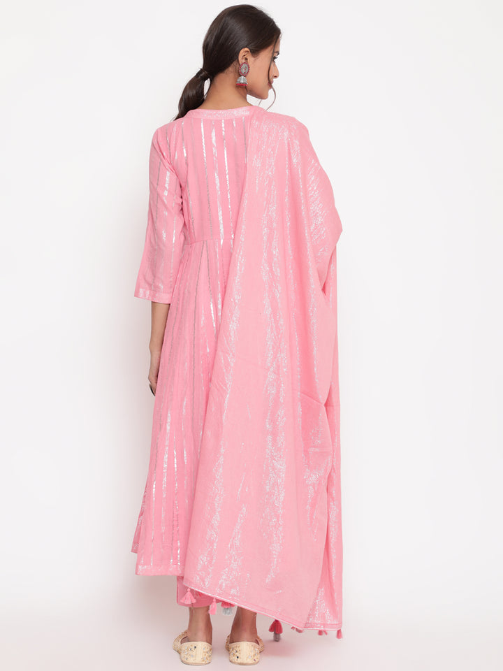 Woman posing in Savi’s Cotton Lurex Angrakha kurta With Detailed Dupatta