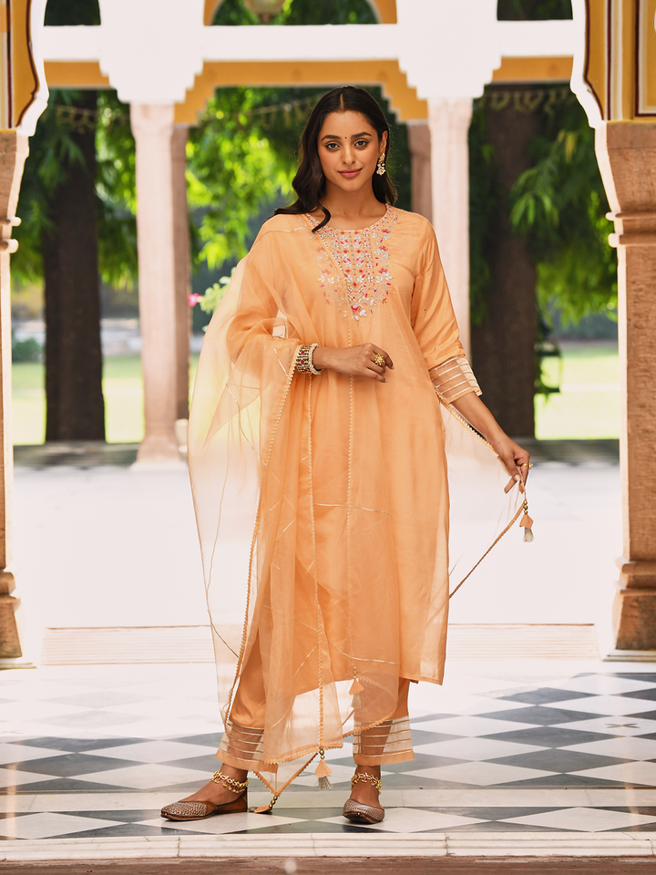 Peach Zari Embroidered Kurta Pant Set With Organza Dupatta
