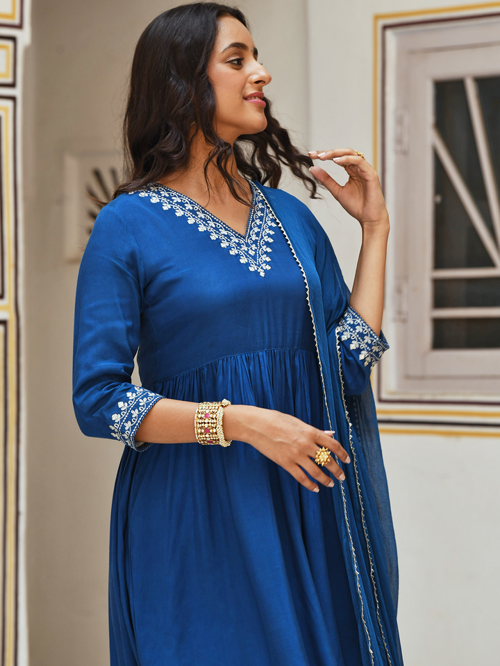 Royal Blue Embroidered Kurta Pant Set With Dupatta