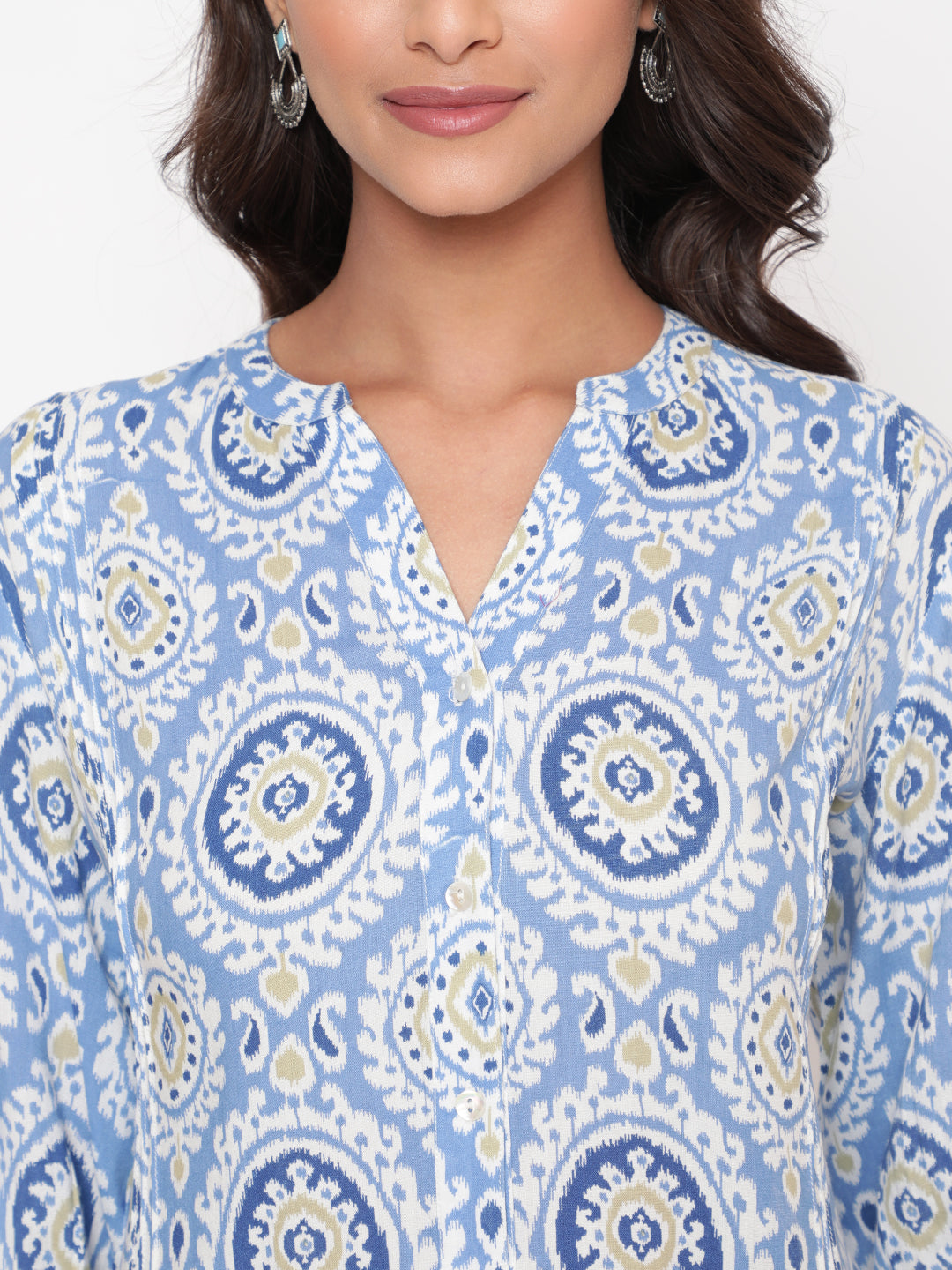 Woman posing in Savi's Blue Ikat Printed Mandarin Collar Kurta