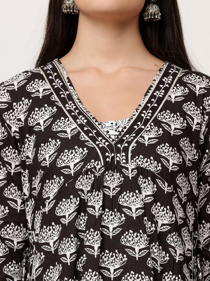 Black Block Printed Layered Kurta With Tiered Inner And Dupatta