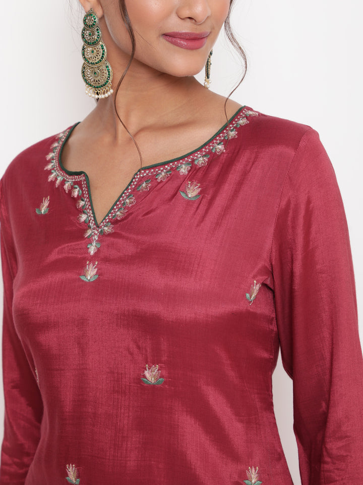 Woman posing in Pink Embroidered Straight Kurta Pant Set