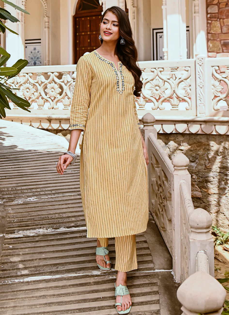 5 Savi Kurta Pant Sets That Are The Definition Of Versatility