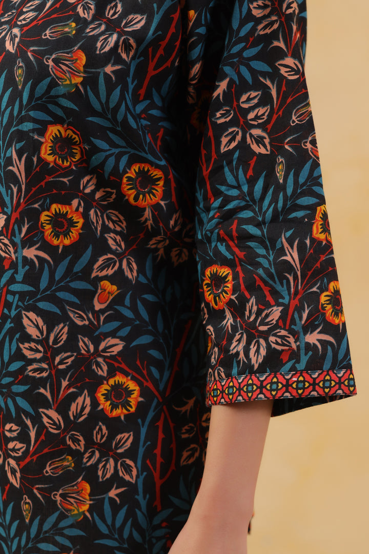 Black and blue Cotton Floral Printed Straight Top