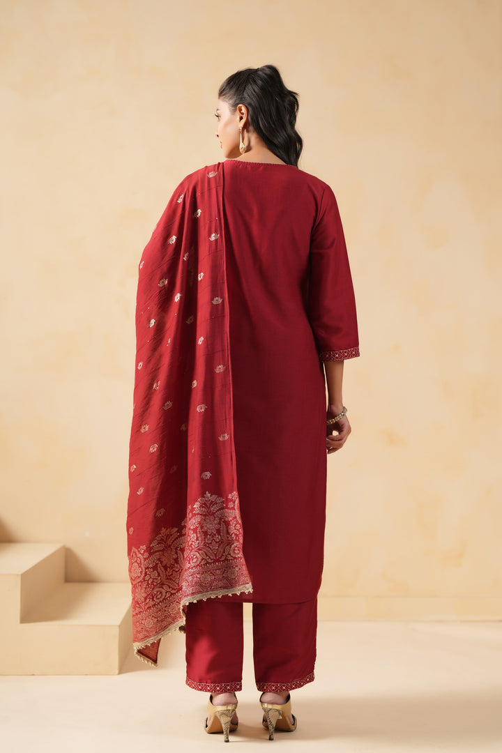 Red Silk Blend Embroidered Kurta Pant Set With Dupatta