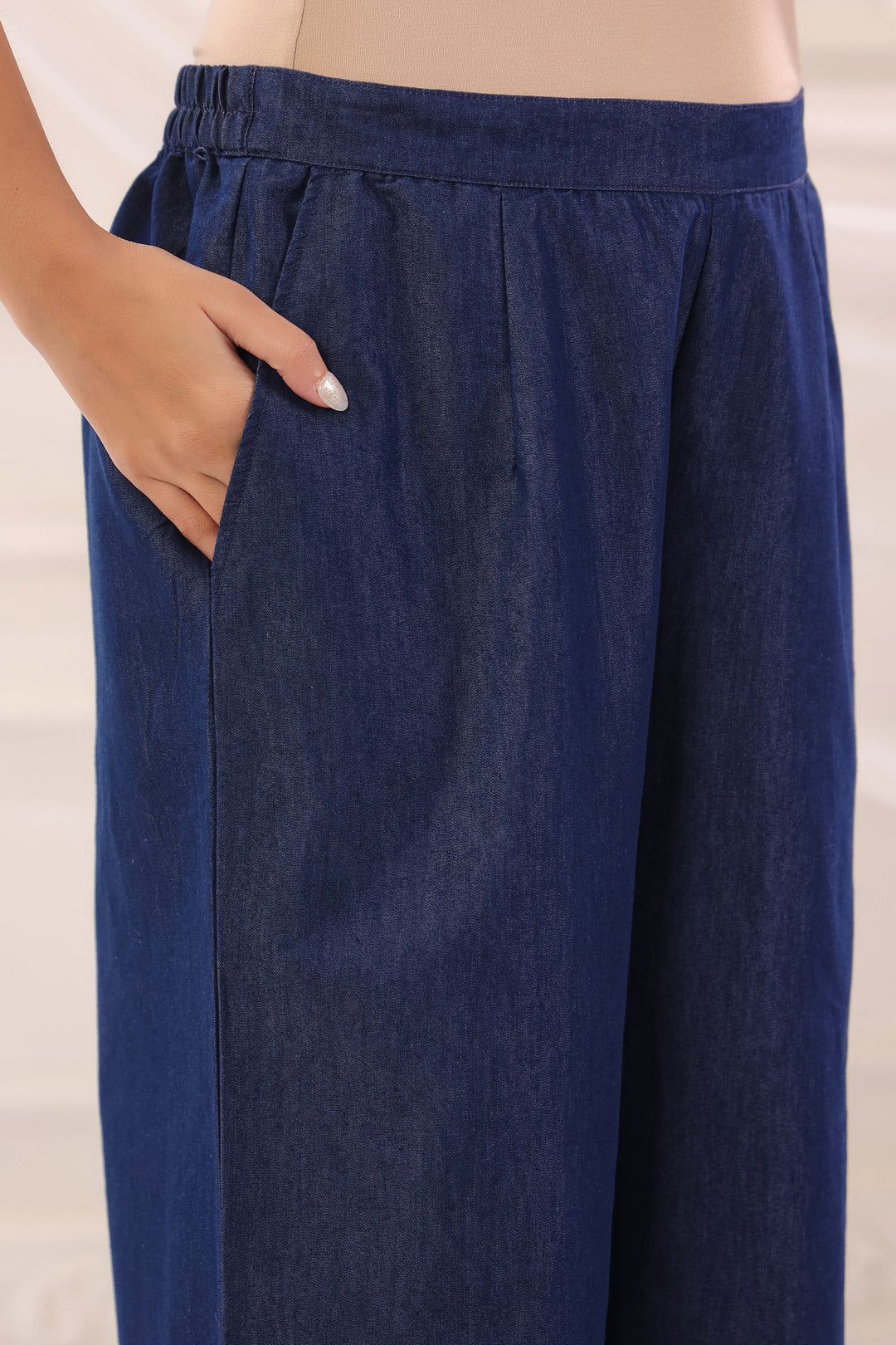 Dark Blue Denim Solid Straight Pant