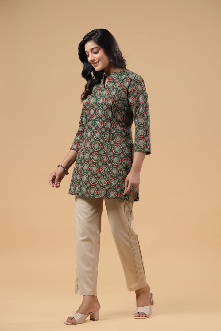 Green Cotton Printed Long Casual Top