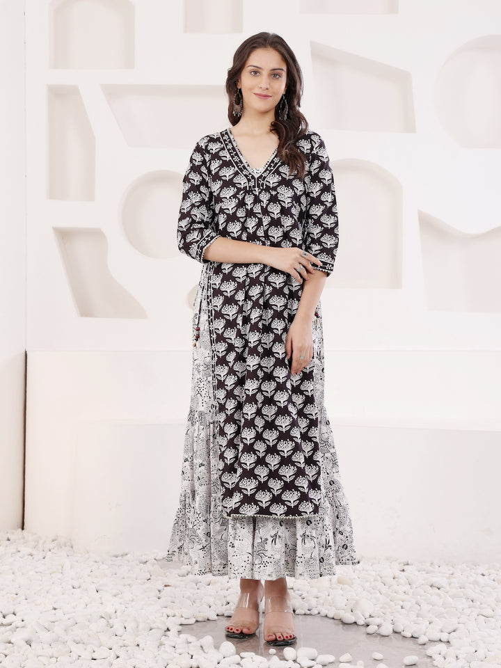 Black Block Printed Layered Kurta With Tiered Inner