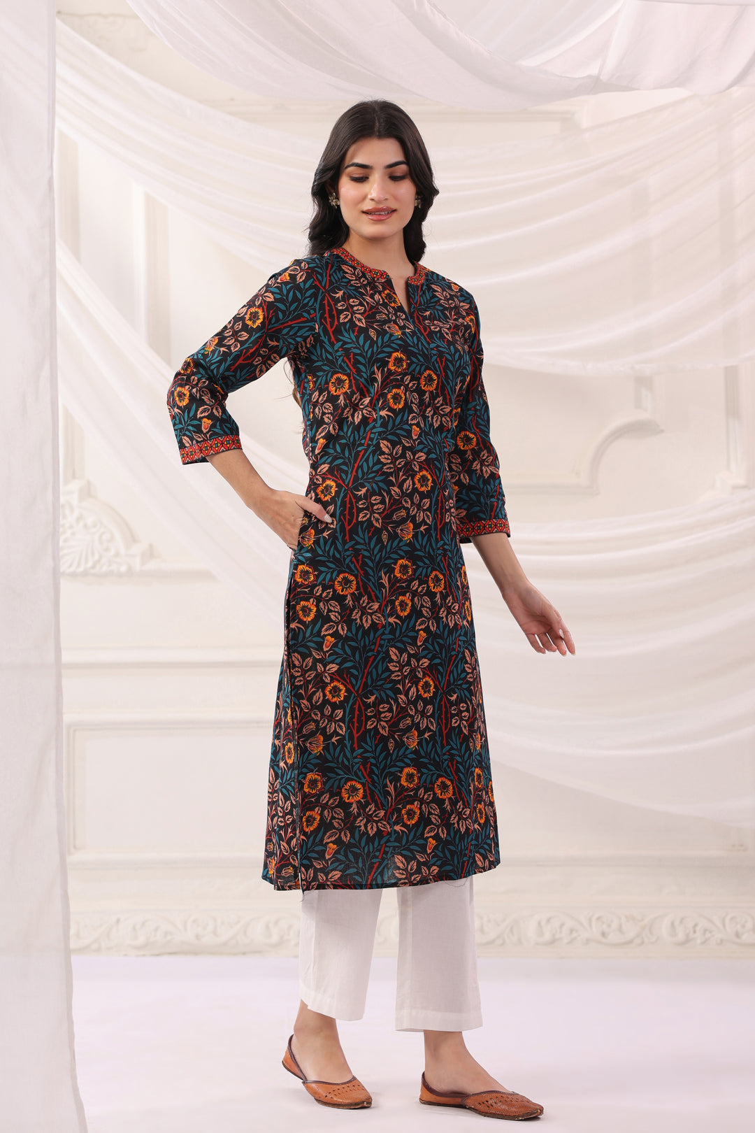 Black Cotton Floral Printed Straight Kurta