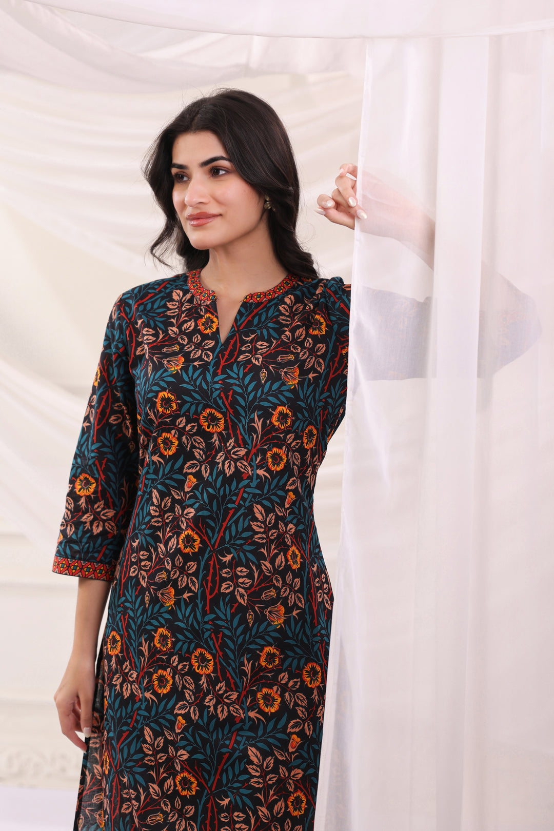 Black Cotton Floral Printed Straight Kurta