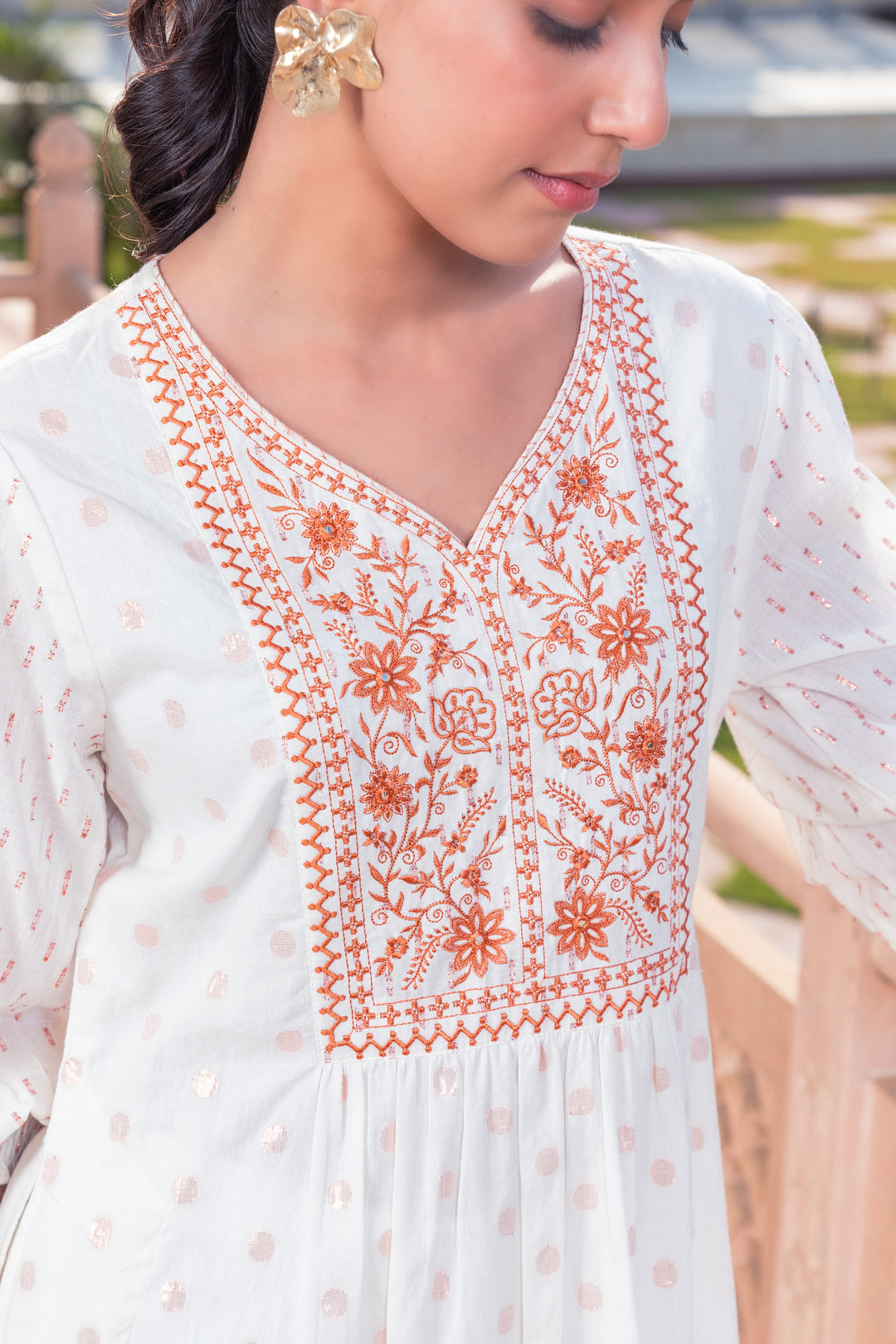 Off White Cotton Lurex Embroidered Kurta Pant