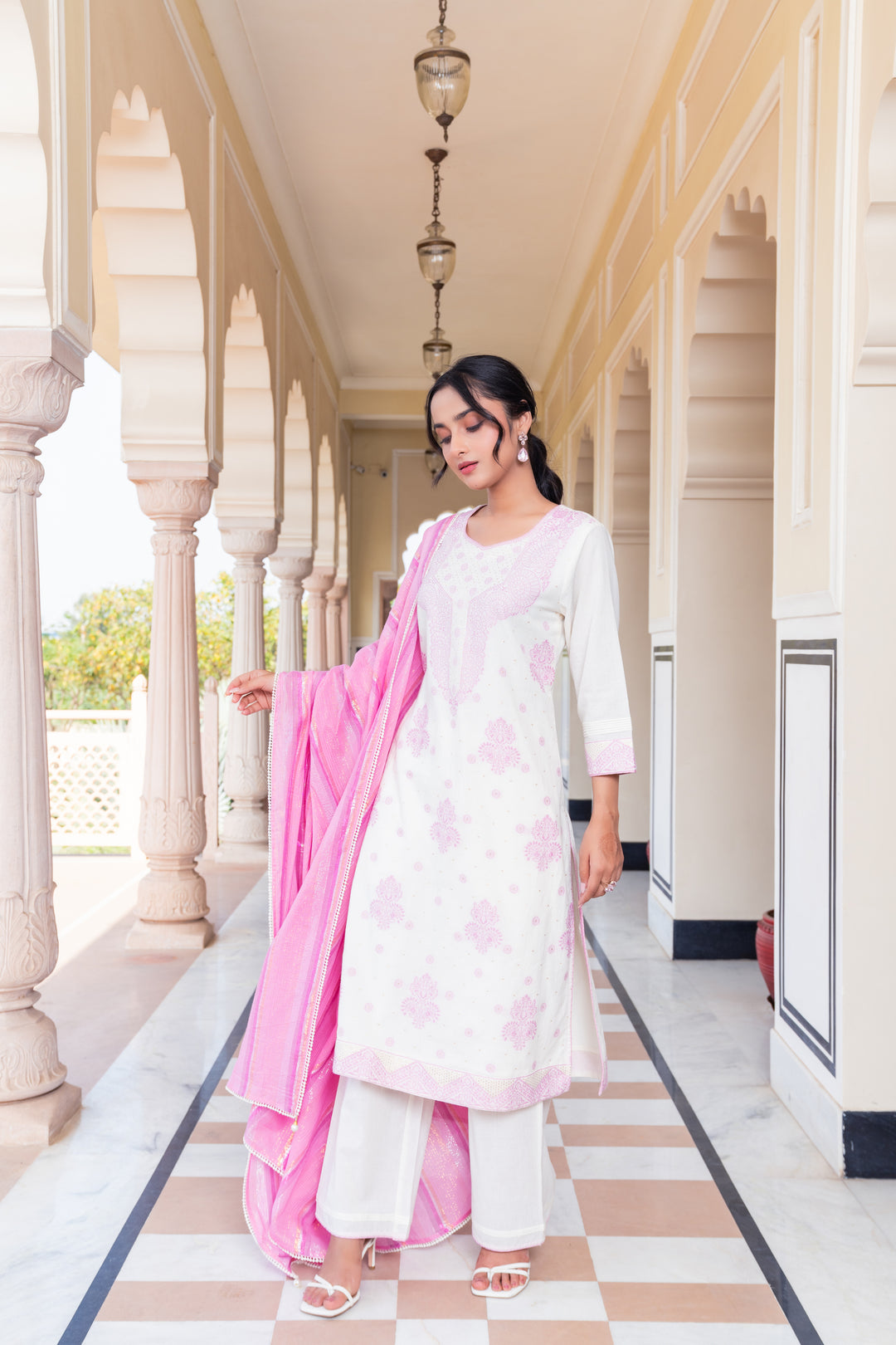 White & Pink Cotton Yarn dyed Kurta Pant With Dupatta