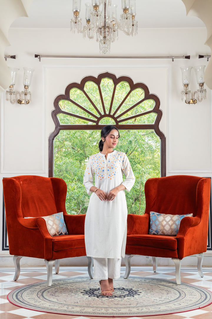 Savi White Cotton Embroidered Straight Kurta