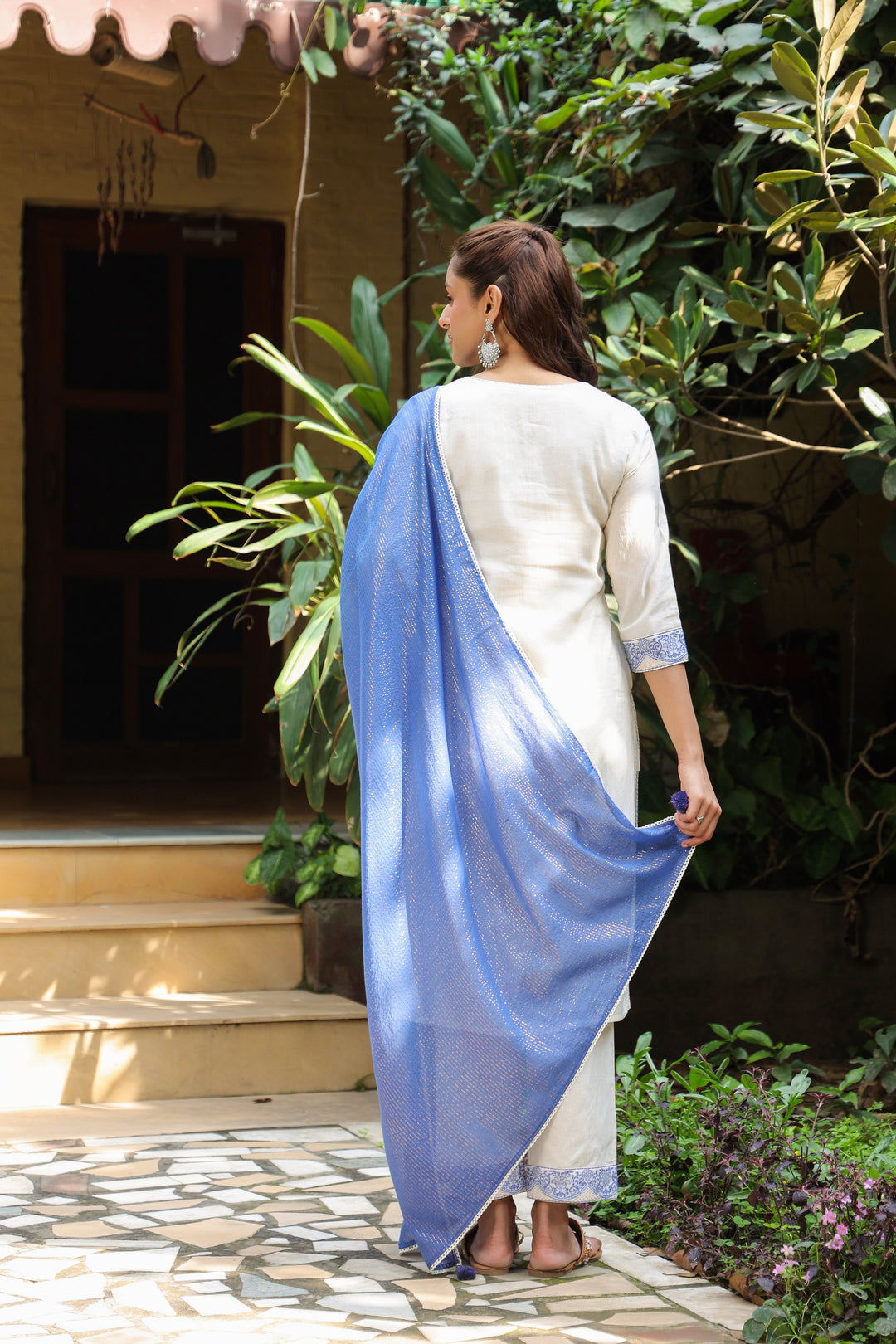 White & Blue Yarn dyed Kurta Pant With Dupatta
