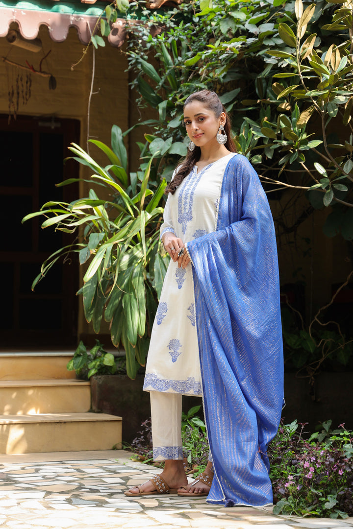 White & Blue Yarn dyed Kurta Pant With Dupatta