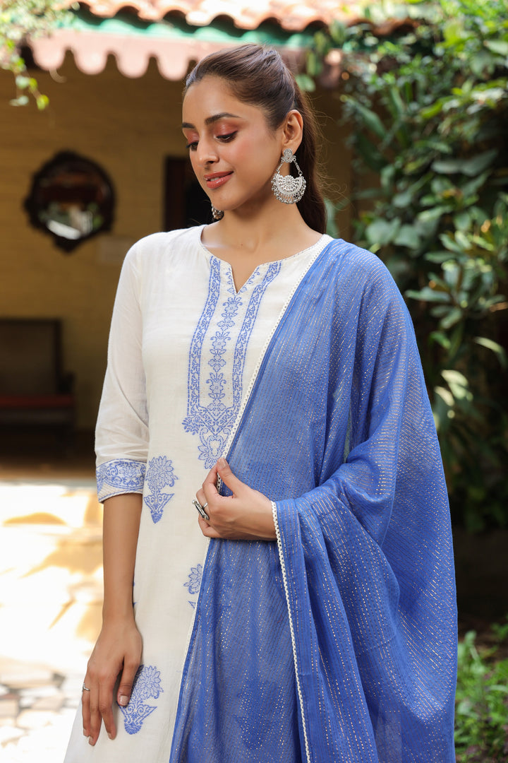 White & Blue Yarn dyed Kurta Pant With Dupatta