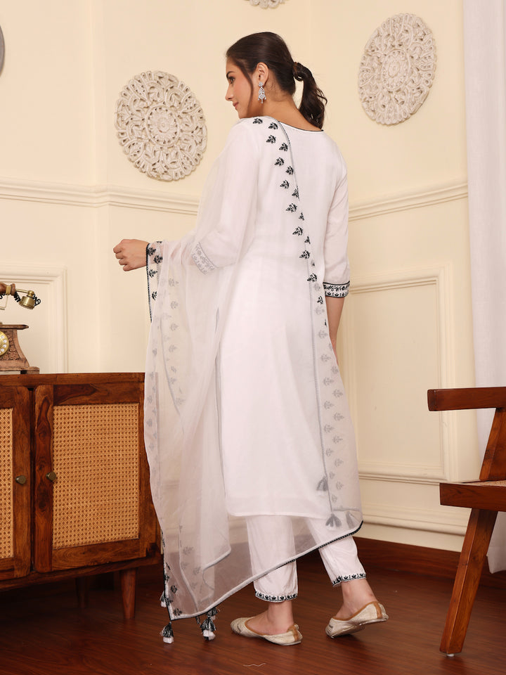 White Shantoon Embroidered Yoke Kurta Pant Set With Dupatta