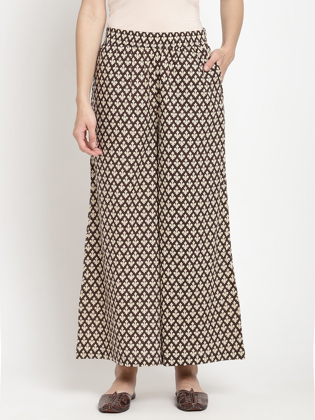 Clear shot of Savi’s Black and Beige Cotton Printed Palazzo. 
