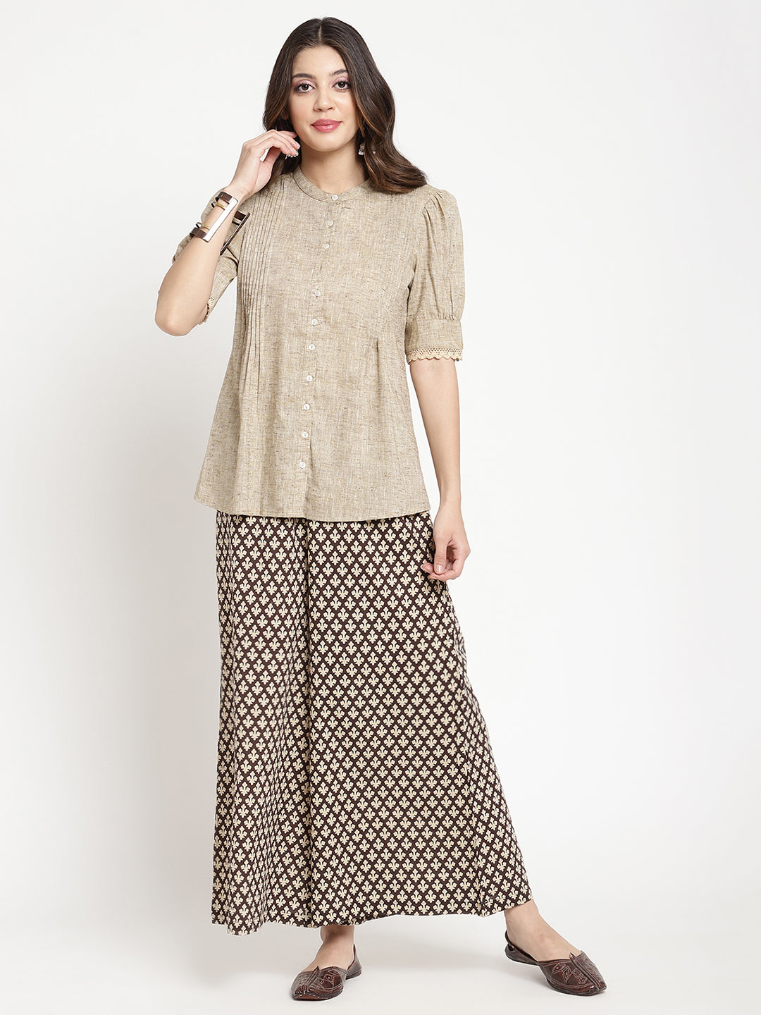 Clear shot of Savi’s Black and Beige Cotton Printed Palazzo. 