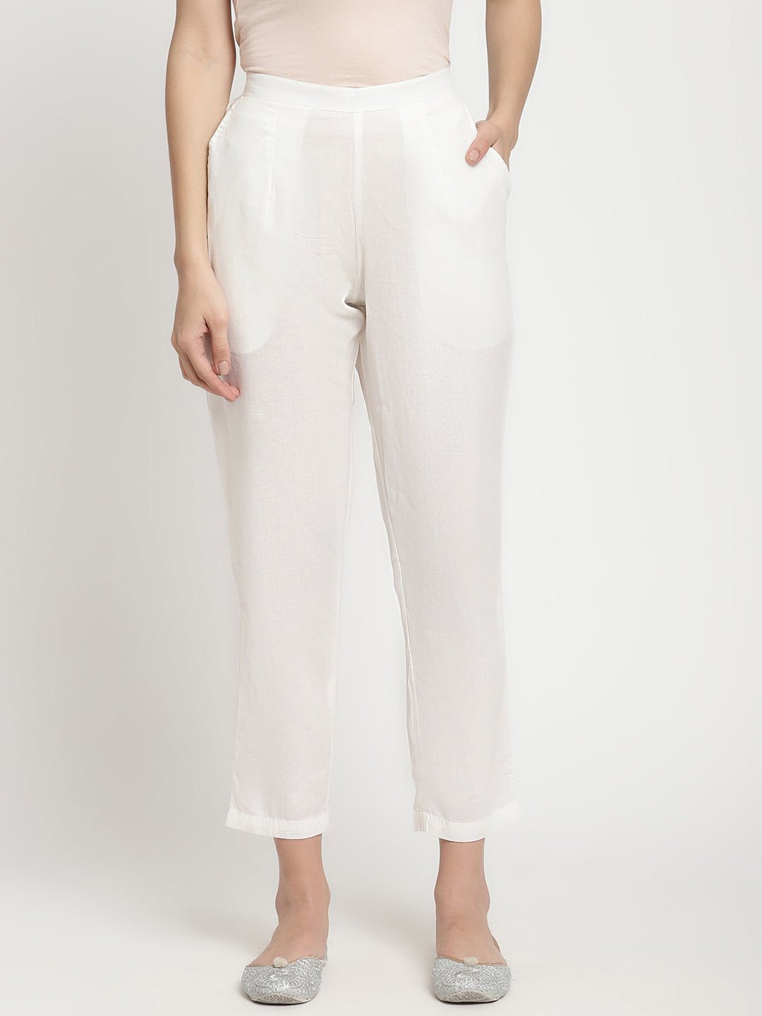 Attention, pant lovers! This White Cotton Straight Pant is your dream come true. Semi-elasticated, simple and comfortable. Shop | COD + free shipping available.