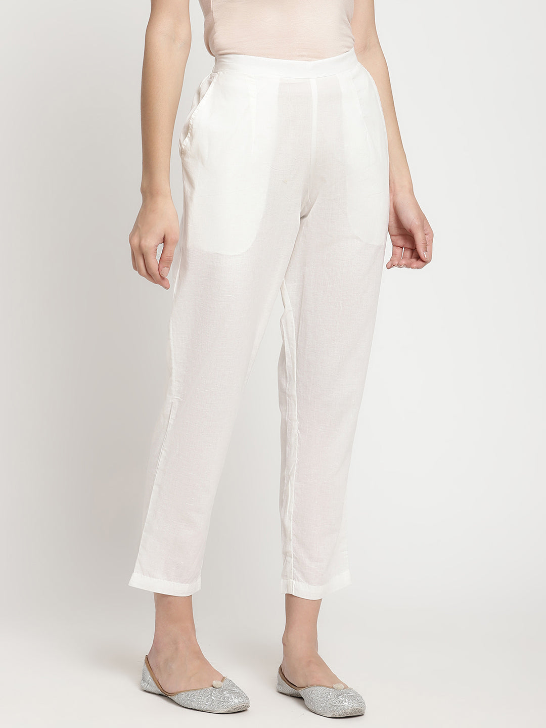 Attention, pant lovers! This White Cotton Straight Pant is your dream come true. Semi-elasticated, simple and comfortable. Shop | COD + free shipping available.